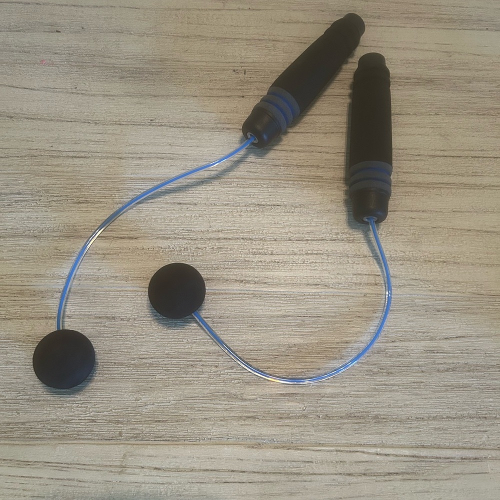 Black and Blue Cordless Jump Rope